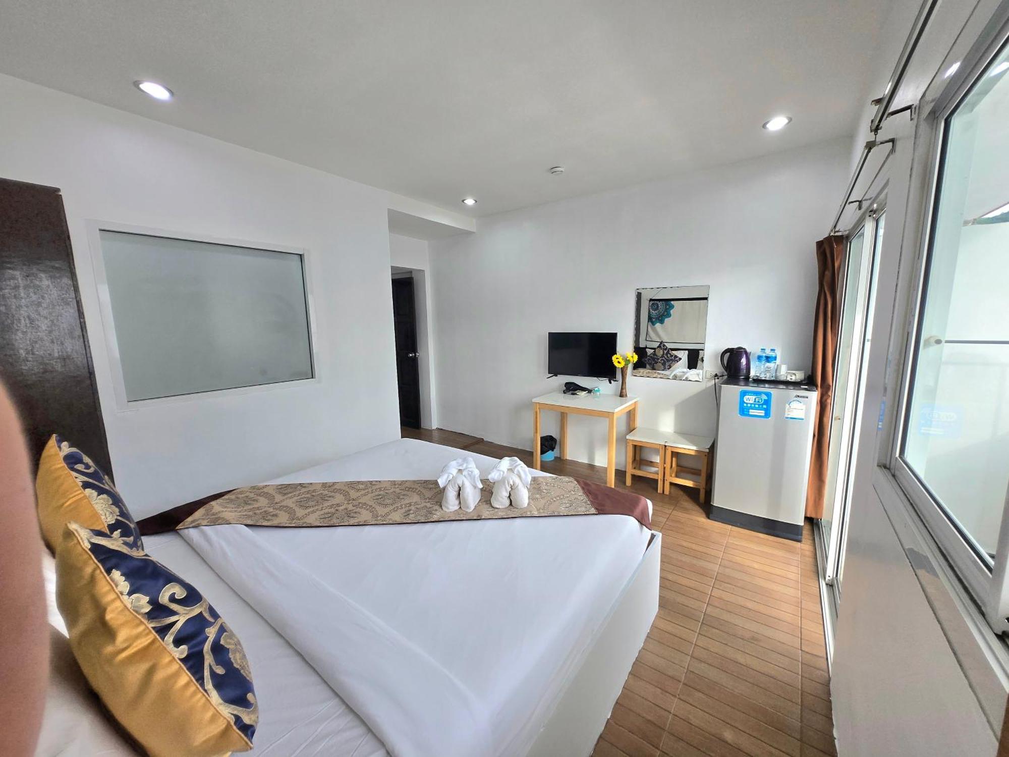 Happy 99 Guest House Patong Kültér fotó